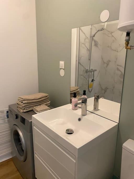 Appartement Charmant Hypercentre Avec Patio Prive Et Parking Orléans Exteriör bild