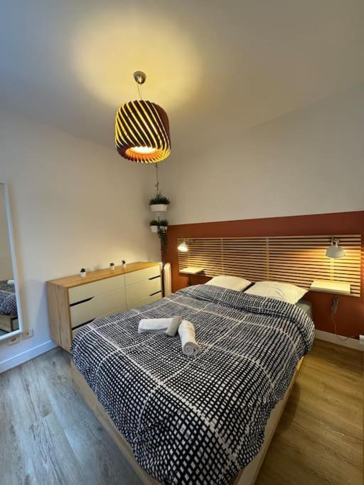 Appartement Charmant Hypercentre Avec Patio Prive Et Parking Orléans Exteriör bild